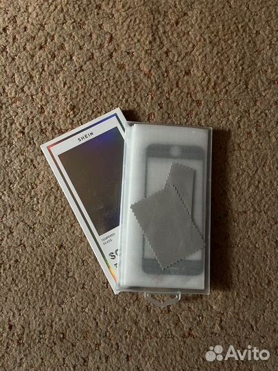 Защитное стекло на iPhone 4S и 5S