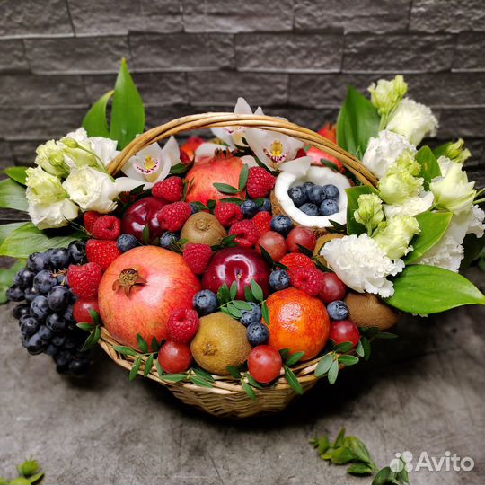 Фруктовые, ягодные букеты, подарочные корзины