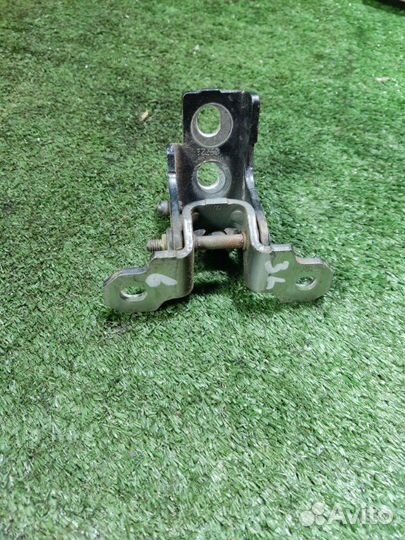 Петля двери задняя левая Renault Megane 3