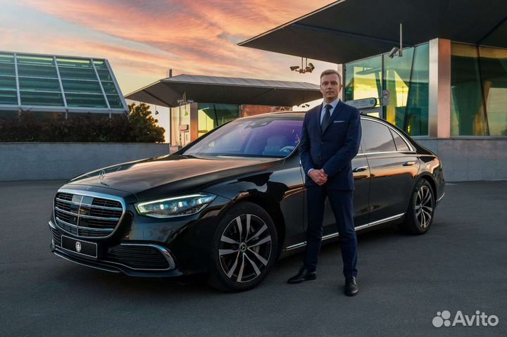 Личный водитель со своим Mercedes-Benz на день