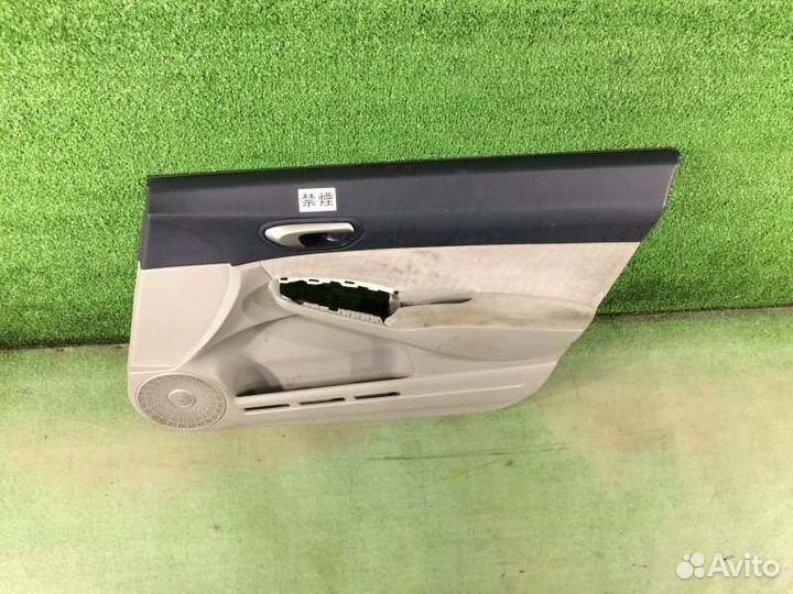 Обшивка двери передняя правая Honda Civic FD1 R18A