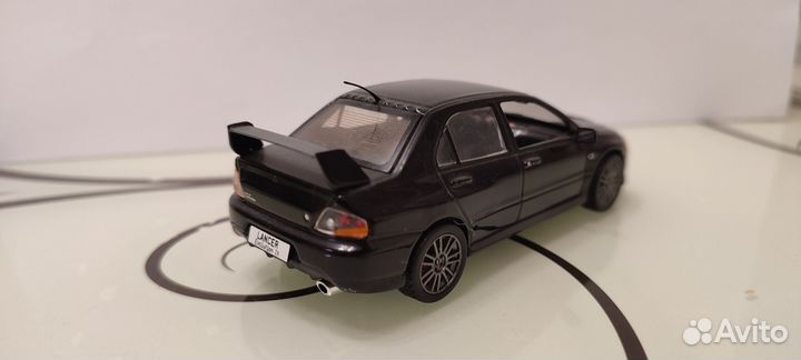 Mitsubishi lancer evolution 9 модель 1:43