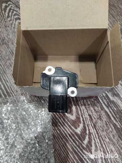 Датчик массового расхода воздуха Subaru Forester