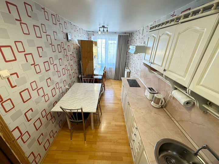 3-к. квартира, 82 м², 10/12 эт.