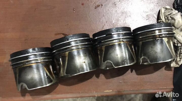 Поршни с пальцем OM651 Mercedes 204
