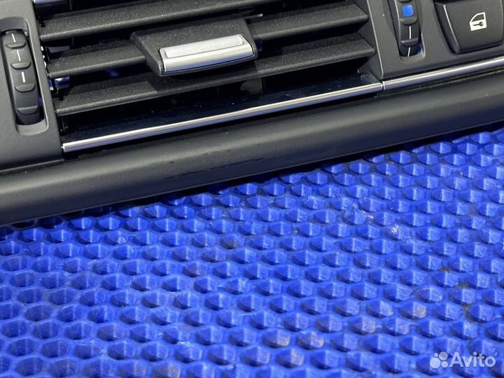 Воздуховод салона центральный BMW F10, F11, F18