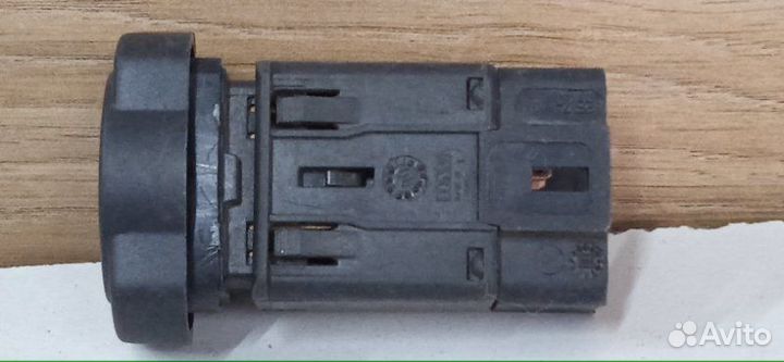 Кнопка аварийной сигнализации Renault Logan