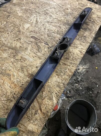 Планка багажника mitsubishi carisma