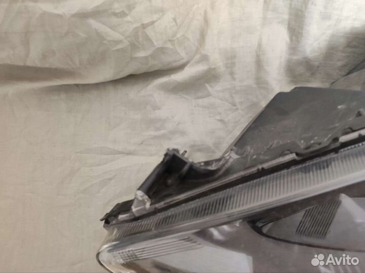 Mazda 2 Demio 07-14г.в. фара левая оригинал б.у