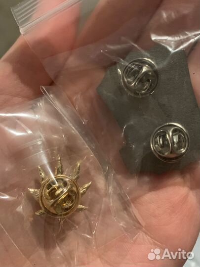 Значок брошь