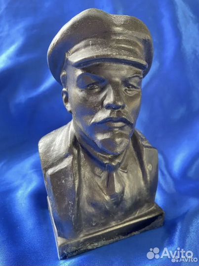 Бюст Ленин в кепке СССР