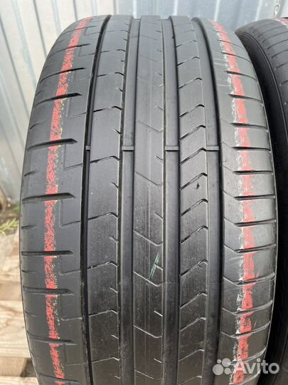 Pirelli P Zero PZ4 245/35 R21