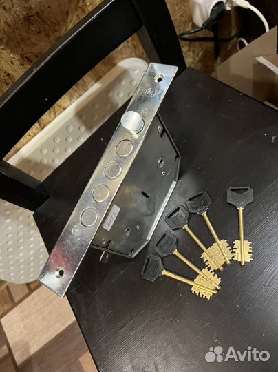 Дверной замок эльбор rex