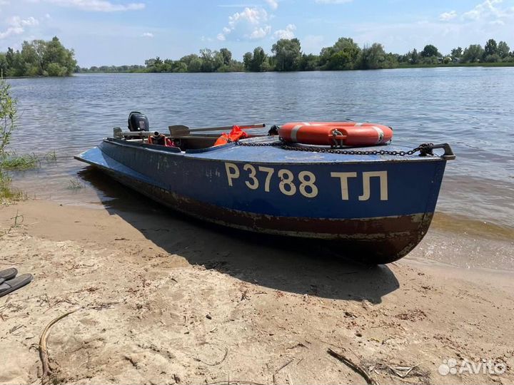 Лодка с мотором