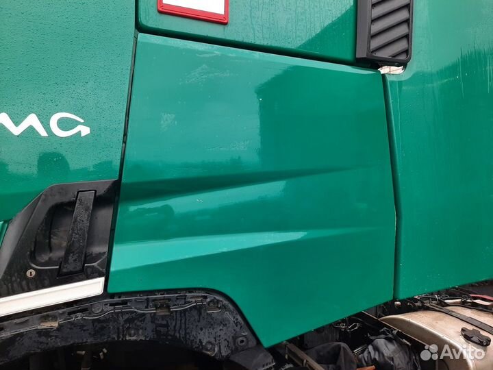 Крышка инструментального ящика левого Renault T