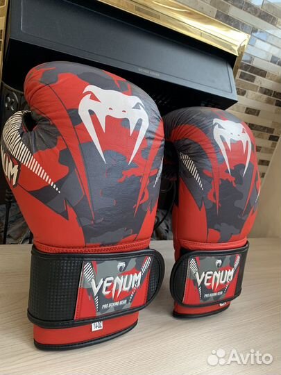 Боксерские перчатки venum 14 oz