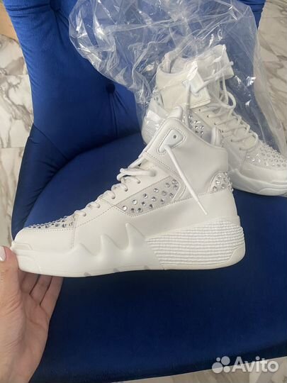 Кроссовки белые Giuseppe zanotti 40