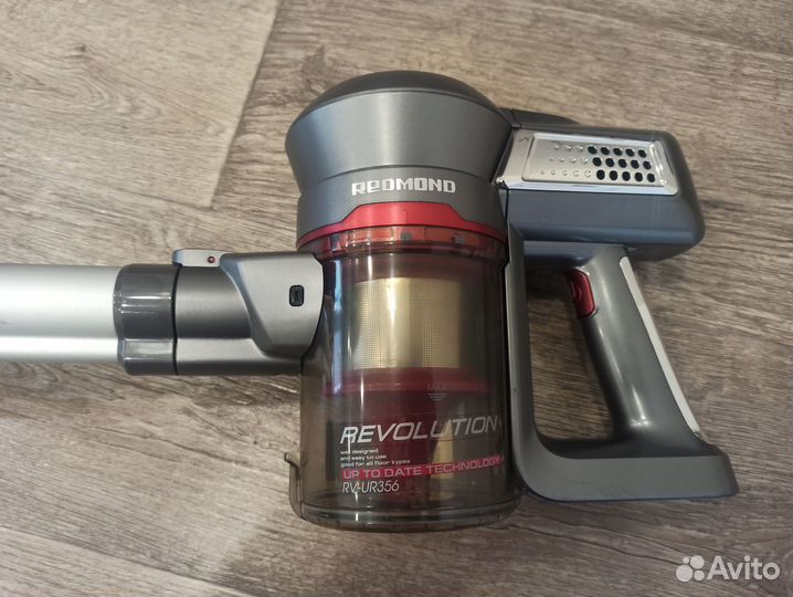 Пылесос вертикальный беспроводной redmond RV-UR356