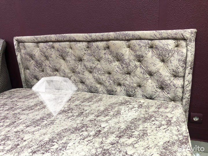 Тахта с мягким изголовьем «каретная стяжка»