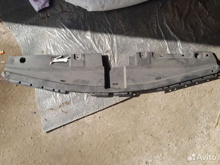 Накладка замка капота Хендай Солярис рестайлинг