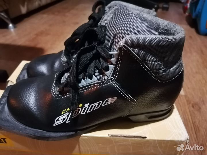 Лыжные ботинки