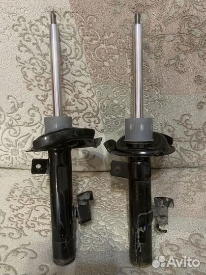 Переднии Амортизаторы (Стойки )