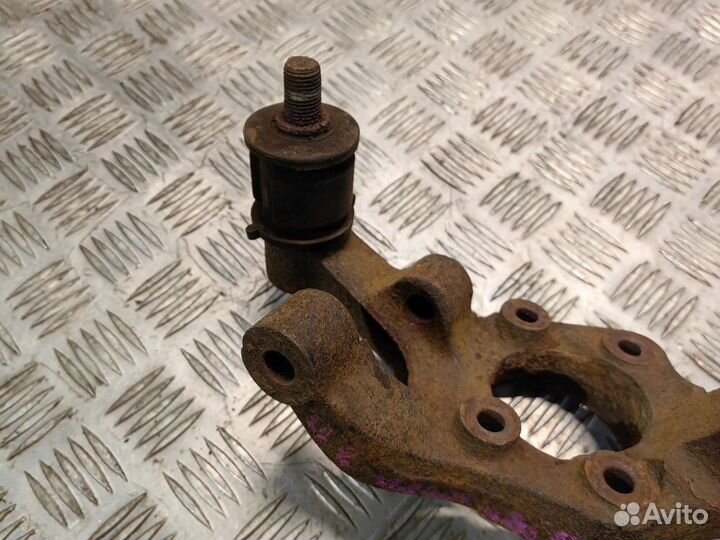 Кулак задний правый Chevrolet Lacetti