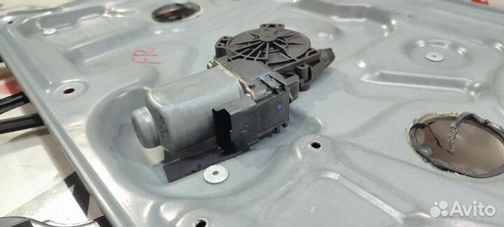 Стеклоподъемный механизм передний правый Nissan