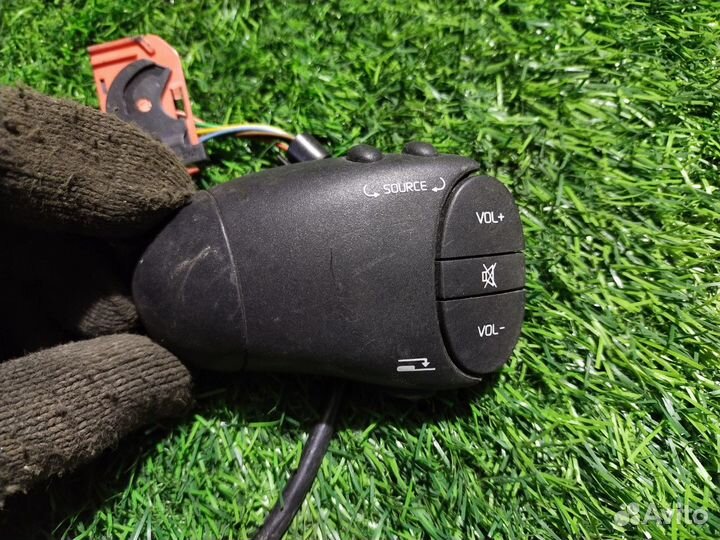 Кнопка управления магнитолой Renault Megane