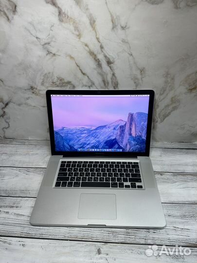 Ноутбук Macbook pro 15 2009 с зарядкой