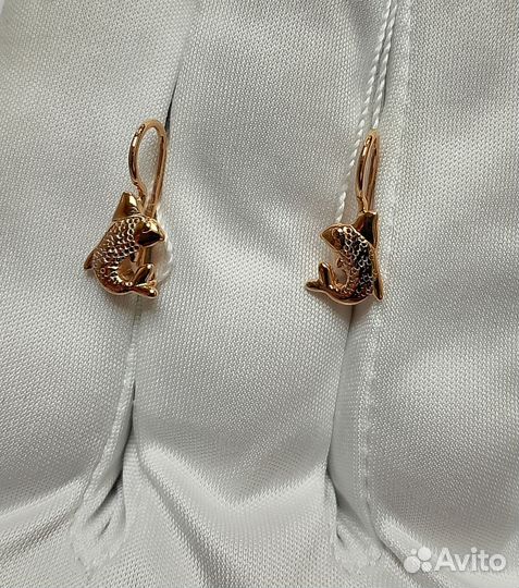 Золотые серьги