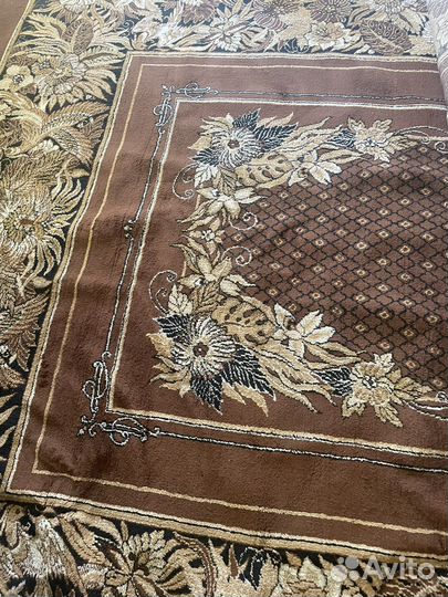 Ковер шерстяной