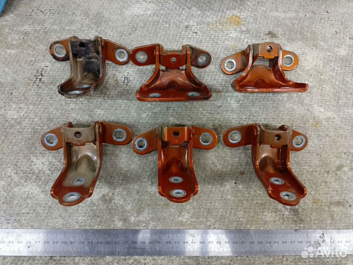 Петли двери Kia Sportage 3 SL