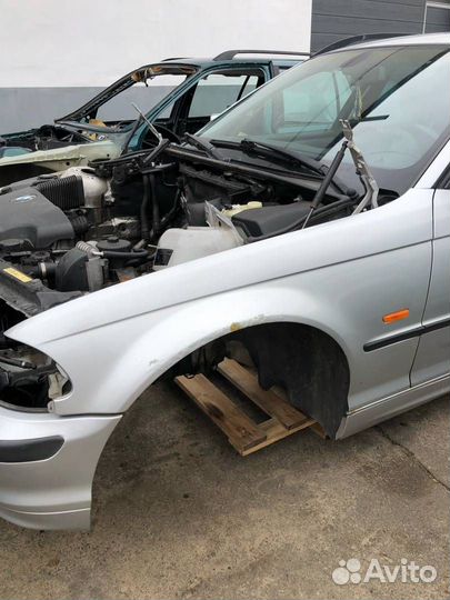 Крыло переднее левое BMW 3 E46 2001