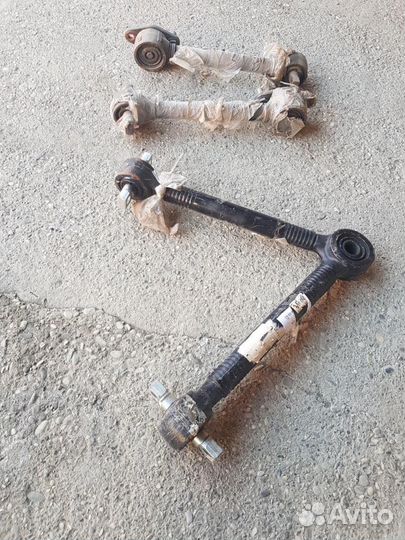 Комплект сайлентблочных тяг