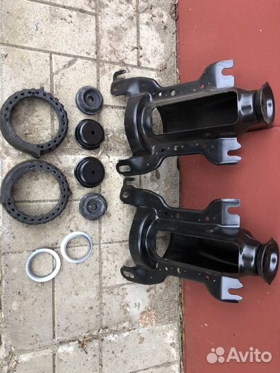 Опора заднего амортизатора Опель Вектра В