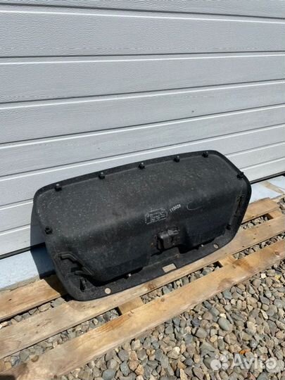 Обшивка крышки багажника Volkswagen Jetta 5 1.9TDI