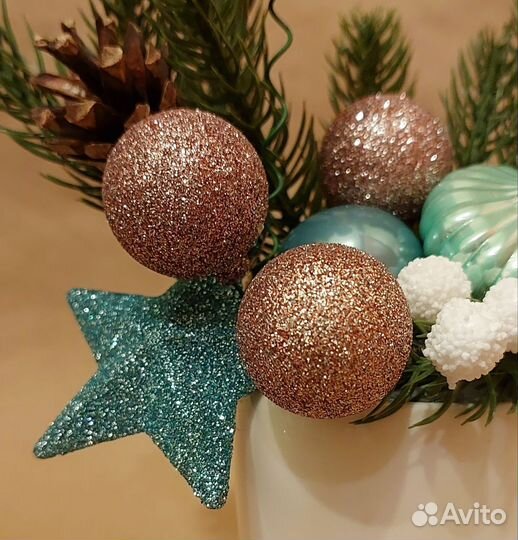 Новогодняя композиция в керамическом кашпо