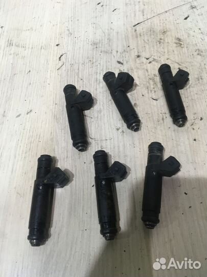 Форсунка топливная Фольксваген Пассат B5 1.6 ALZ