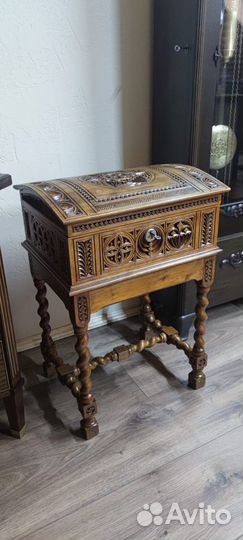 Старинный сундук,Европа. Редкость