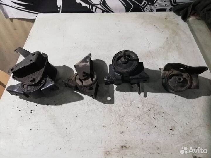 Подушки двигателя и АКПП Nissan Primera P12