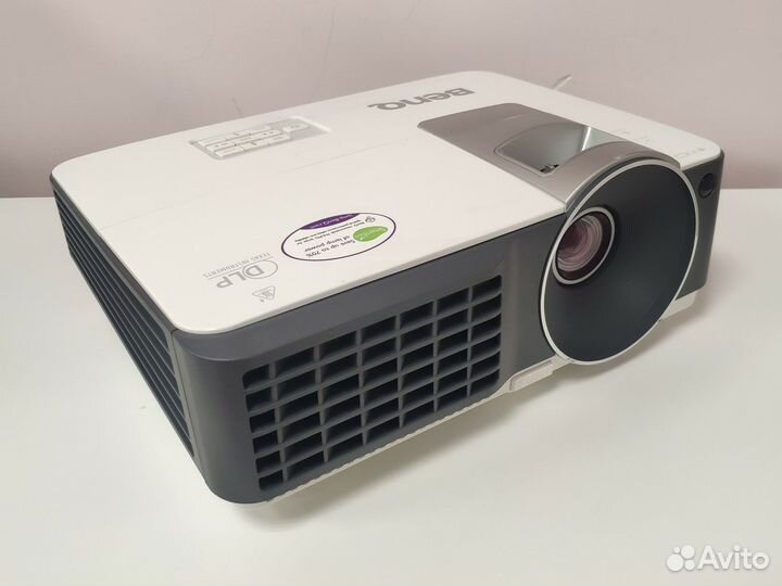 Мультимедийный HD проектор benq