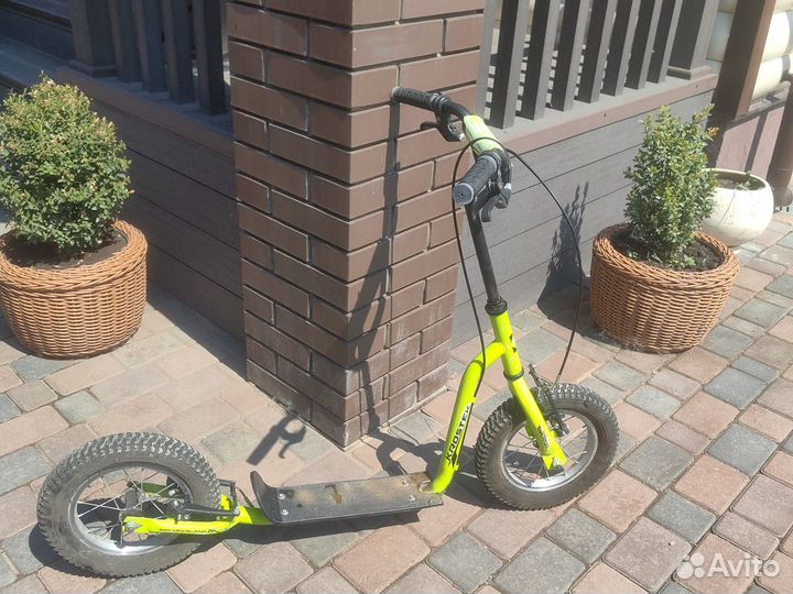 Самокат на больших колесах