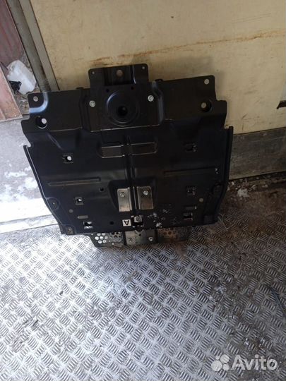 Защита двигателя и кпп на RAV4