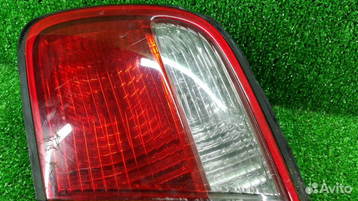 Фонарь крышки багажника правый Mazda Millenia