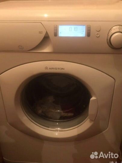 Стиралка Ariston