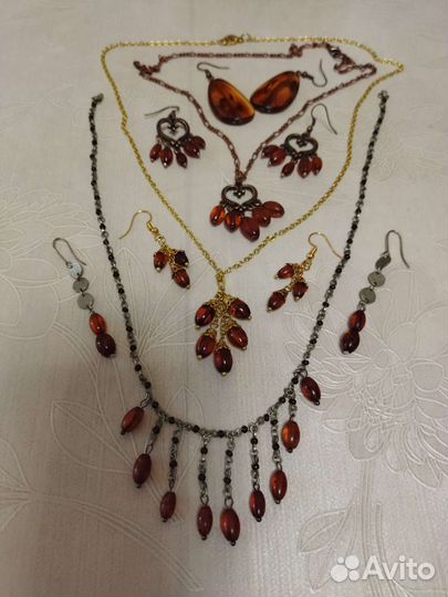 Изделия с натуральным янтарем времён СССР