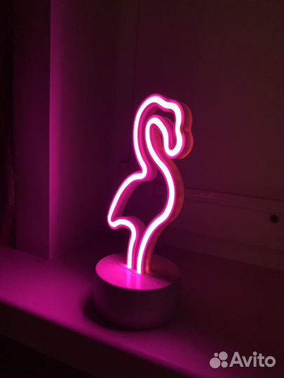 Декоративная фигурка с подсветкой фламинго