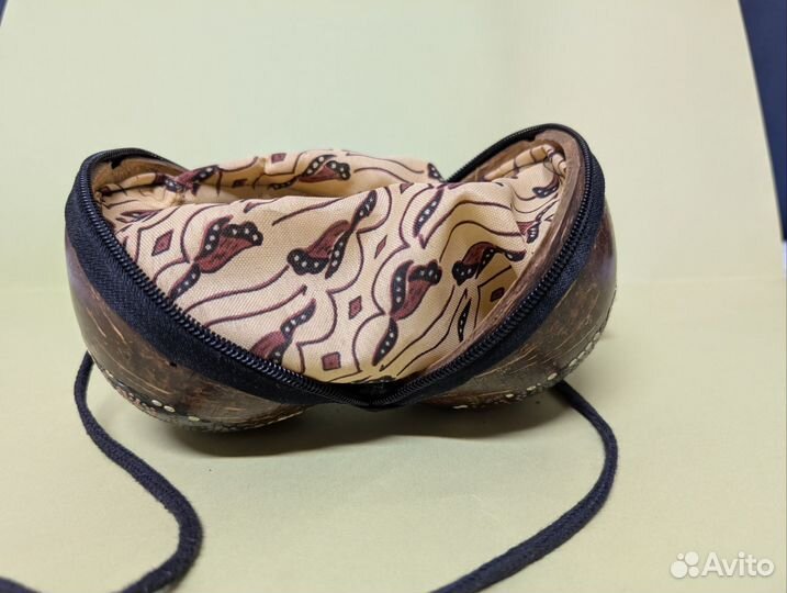 Оригинальная сумочка из кокоса