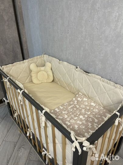 Бортики из льна в детскую кроватку с рюшами